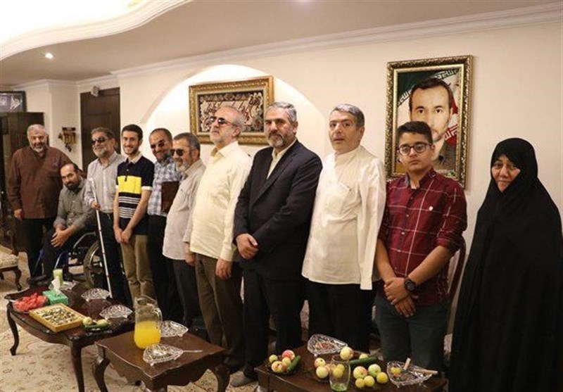 دیدار اعضای شورای مرکزی جمعیت جانبازان انقلاب با خانواده شهید حاتمی