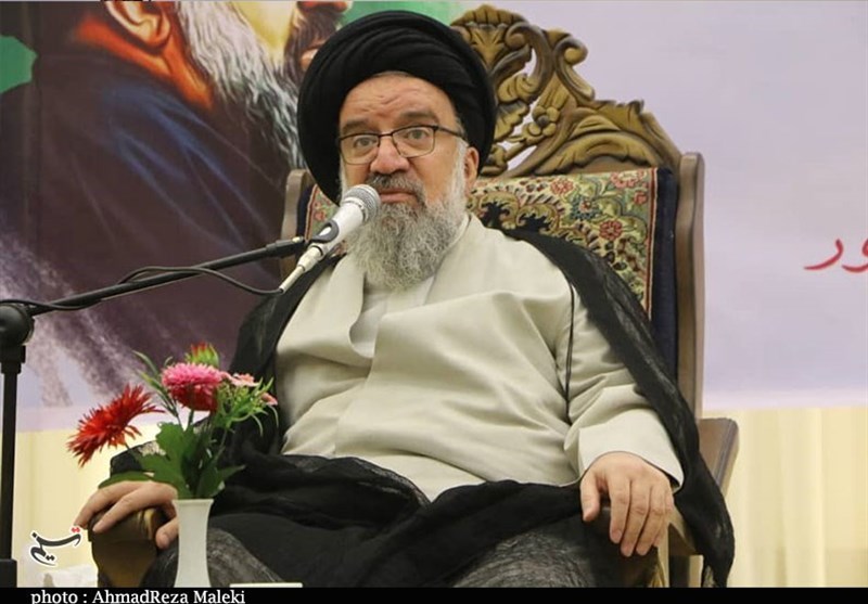 آیت‌الله خاتمی: ایران اسلامی نیازی به مذاکره با آمریکا در هیچ عرصه‌ای ندارد