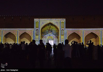 به مناسبت دهه ولایت دومین اجـرای نورپـردازی سـه بعـدی در کلانشهر شیراز بر دیواره ارگ کریمخانی