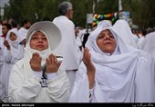 حجاج ایرانی در مراسم دعای عرفه در صحرای عرفات