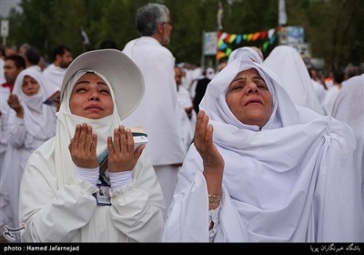 حجاج ایرانی در مراسم دعای عرفه در صحرای عرفات