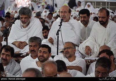 Hajj Pilgrims Pray at Mount Arafat to Mark Most Important Day of Hajj
