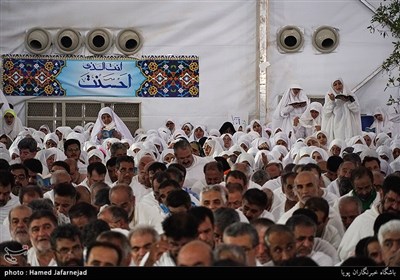 Hajj Pilgrims Pray at Mount Arafat to Mark Most Important Day of Hajj