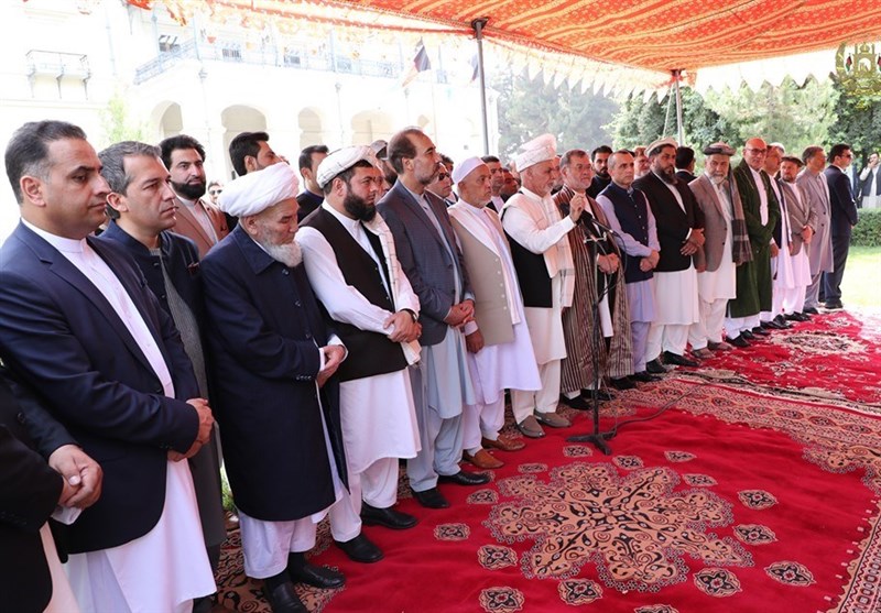 اشرف غنی: صلح با طالبان از صلاحیت‌های دولت آینده افغانستان است