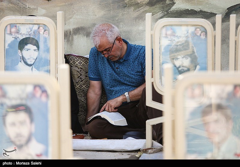 مراسم معنوی دعای عرفه در اصفهان به روایت تصاویر