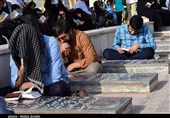 طنین دعای عرفه در گلزار شهدای کرمان به روایت تصویر