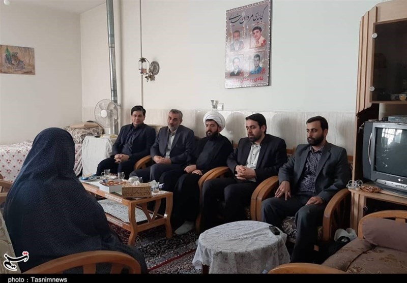 اعضای بسیج رسانه اصفهان با خانواده شهدای رسانه دیدار کردند