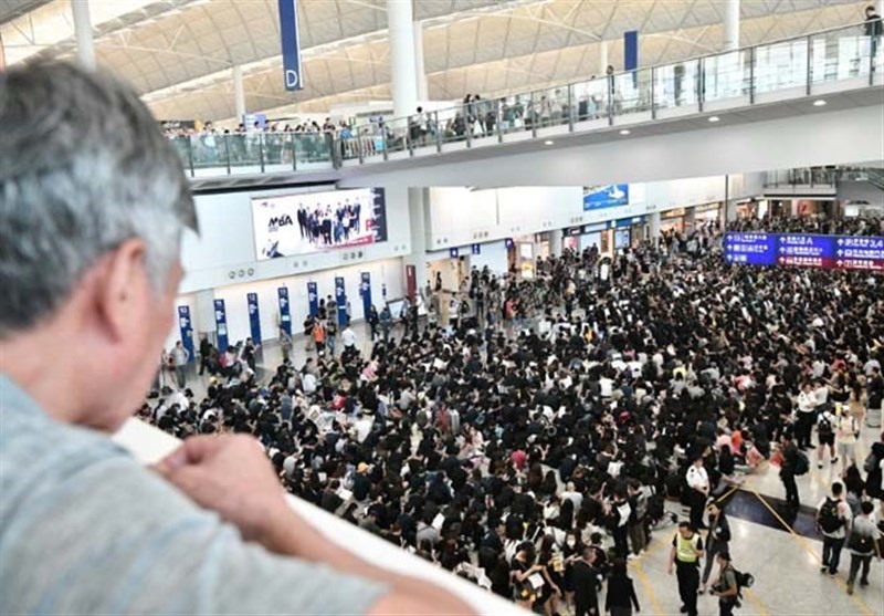 Hundreds of Protesters Stage New Rally at Hong Kong Airport
