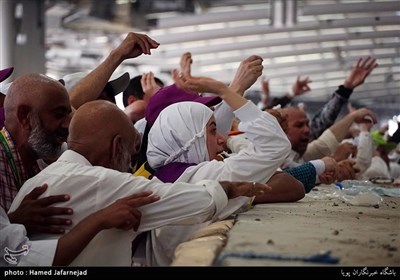 حضور حجاج در سومین روز رمی جمرات در منا