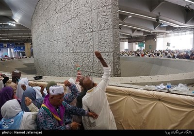 حضور حجاج در سومین روز رمی جمرات در منا