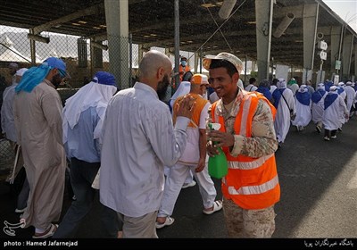 حضور حجاج در سومین روز رمی جمرات در منا