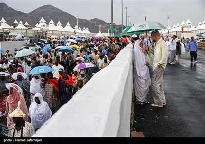 بارش باران در سرزمین منا وحضور حجاج در منا