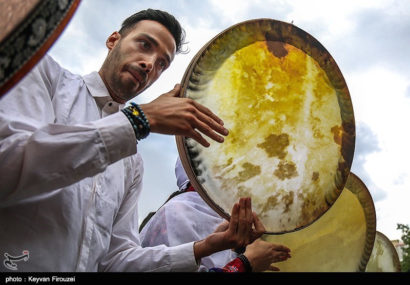 اختتامیه جشنواره بین‌المللی دف در کردستان/دف‌نوازان صدای عرفان را به دنیا رساندند