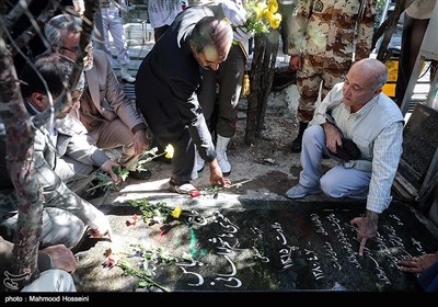 گلباران مزار شهدای آزاده همزمان با فرا رسیدن سالروز بازگشت آزادگان سرافراز به کشور