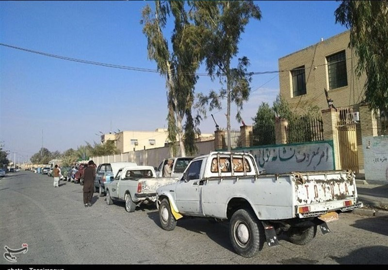 ترافیک ناتمام پمپ‌بنزین‌های بلوچستان؛ قاچاق کنترل شده اما جایگاه‌ها کافی نیست+فیلم