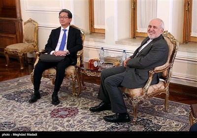 محمدجواد ظریف وزیر امور خارجه و تاکه ئو موری معاون ارشد وزارت خارجه ژاپن