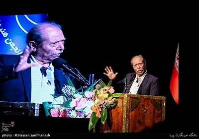 سخنرانی علی نصیریان در مراسم اختتامیه نوزدهمین جشنواره نمایش‌های آیینی و سنتی