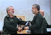 تقدیر از سردار امیرعلی حاجی زاده فرمانده نیروی هوافضای سپاه در نهمین جشنواره مالک اشتر سپاه