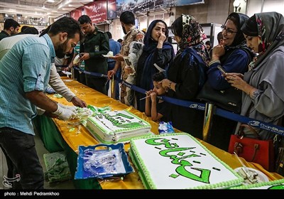 توزیع 80 کیلو کیک توسط سپاه حفاطت فرودگاه اهواز به مناسبت عید غدیر خم