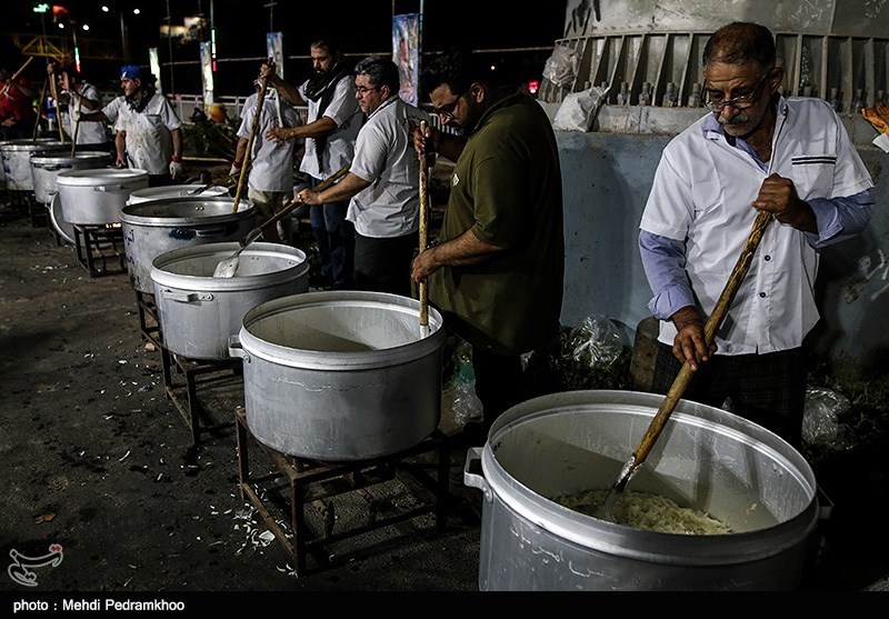 ضیافت علوی و اطعام 14 هزاری نفری در روز عید غدیر به روایت تصویر