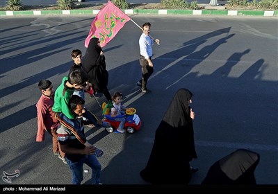 مراسم پیاده روی هم زمان با عید بزرگ غدیر خم