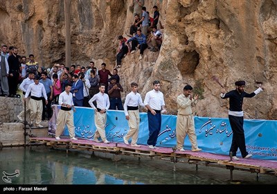  اولین جشنواره میوه های بهشتی شهرستان دالاهو روز سه شنبه همزمان با عیدغدیرخم در سراب «شالان» برگزار شد. 