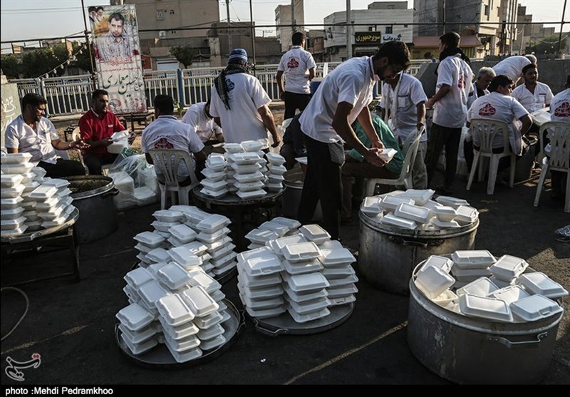 بیرجند| 3 هزار نفر از عزاداران حسین (ع) در بقاع متبرکه بشرویه اطعام شدند