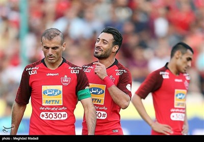 سیدجلال حسینی و شجاع خلیل‌زاده بازیکنان تیم فوتبال پرسپولیس