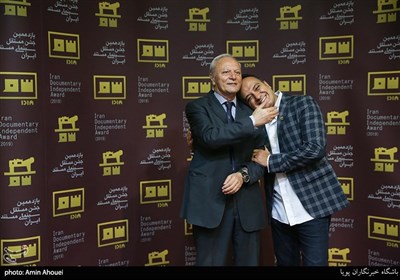 احسان کرمی مجری رسانه در اختتامیه یازدهمین جشن مستقل سینمای مستند