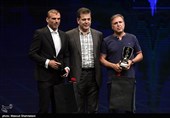 جواد زرینچه،صادق درودگر و سید جلال حسینی به عنوان بهترین مدافع لیگ برتر در مراسم برترین های فوتبال ایران در سال 98-97