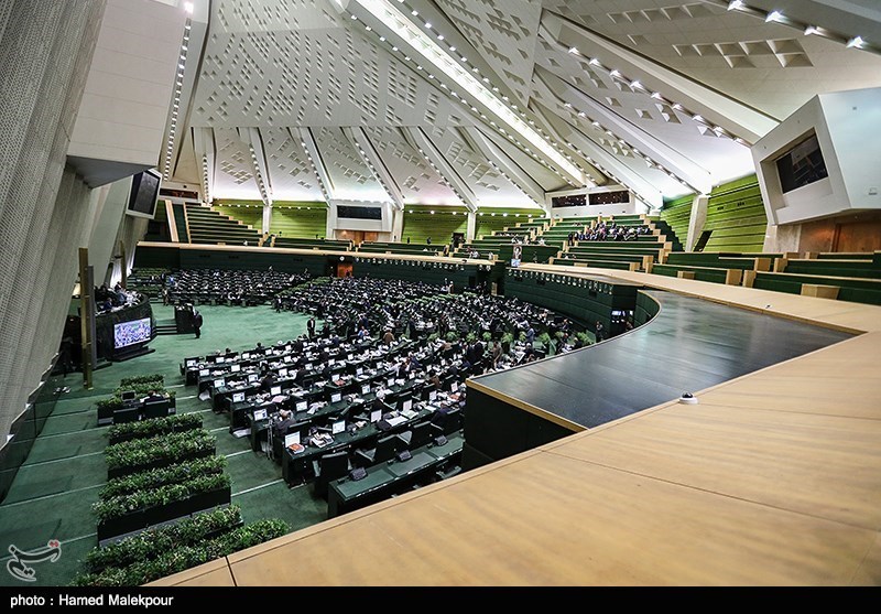 سئوال نمایندگان اصفهان در مجلس از وزیر کشور درباره تغییر مرز تقسیماتی استان + تصویر