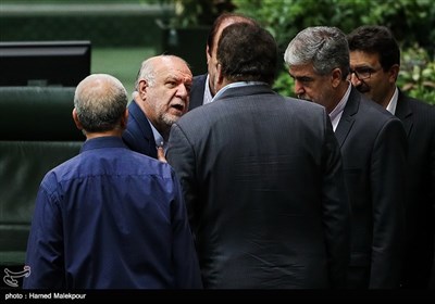 بیژن نامدار زنگنه وزیر نفت در جلسه علنی مجلس شورای اسلامی