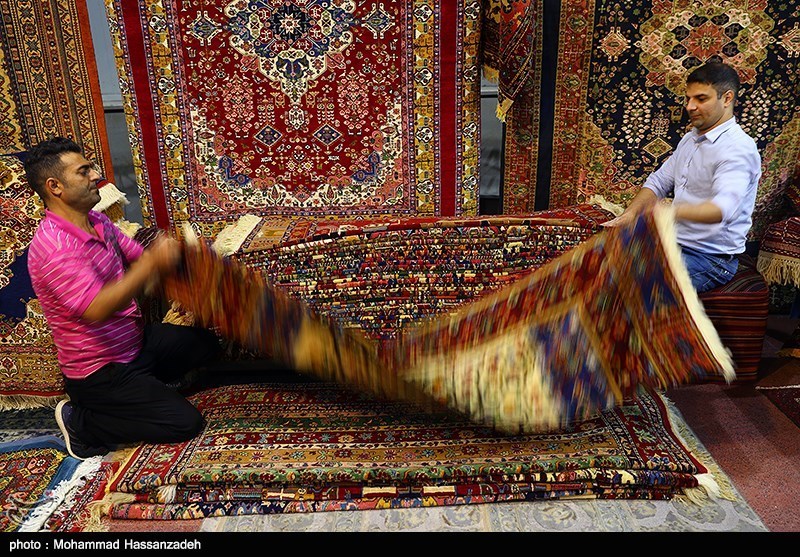 شانزدهمین نمایشگاه فرش دستباف استان قم گشایش یافت