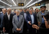 محسن هاشمی رفسنجانی رئیس شورای شهر تهران ، پرویز حناچی شهردار تهران، محمد باقر نوبخت رئیس سازمان برنامه و بودجه و  محسن پورسیدآقایی معاون شهردار در آئین افتتاح ایستگاه میدان محمدیه در خط ۷ مترو