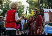 چهاردهمین جشنواره تئاتر خیابانی| روایت تقابل شاه و رعیت و قصه عشق و دلدادگی قوم ترکمن در کرانه‌های زریبار مریوان