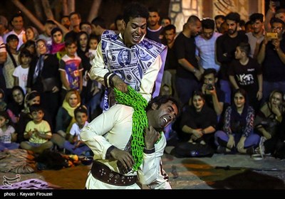 نمایش اسفندیار هم آری از دامغان در چهاردهمین جشنواره بین‌المللی تئاتر خیابانی مریوان 