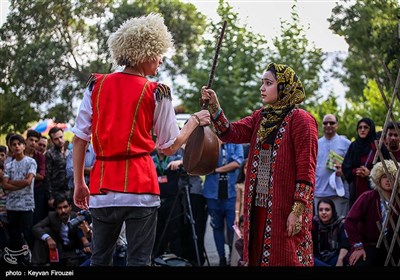 نمایش «گلدی می‌خواند» در چهاردهمین جشنواره بین‌المللی تئاتر خیابانی مریوان