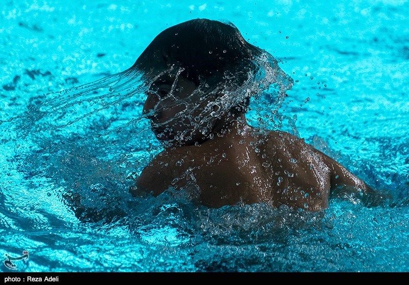 شنای قهرمانی رده‌های سنی| مدال طلای تخته یک متر بر گردن واژیر