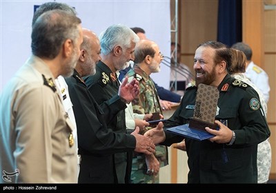 تقدیر از سرتیپ پاسدار رحیم یعقوبی در مراسم تجلیل از دانش‌پژوهان برتر نیروهای مسلح