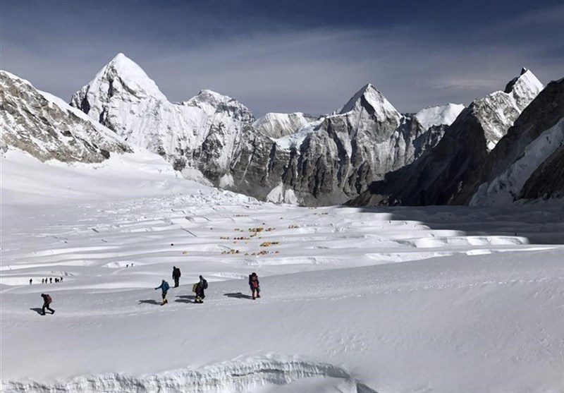 عملیات جست‌وجو تا یافتن کوهنوردان مفقود شده در ارتفاعات کی‌نو ادامه دارد