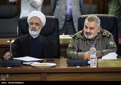 سرلشکر سیدحسن فیروزآبادی و حجت‌الاسلام مجید انصاری در جلسه مجمع تشخیص مصلحت نظام