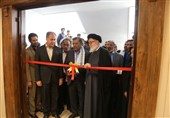 افتتاح کتابخانه‌ای در محروم‌ترین نقطه‌ بیرجند/ کمک 100 میلیون تومانی رئیس بنیاد شهید به کتابخانه  شهید بصیری‌پور