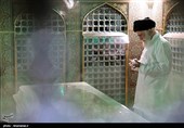 غبارروبی مضجع مطهر حضرت امام رضا (ع) با حضور رهبر معظم انقلاب