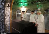غبارروبی مضجع مطهر حضرت امام رضا (ع) با حضور رهبر معظم انقلاب