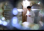 غبارروبی مضجع مطهر حضرت امام رضا (ع) با حضور رهبر معظم انقلاب