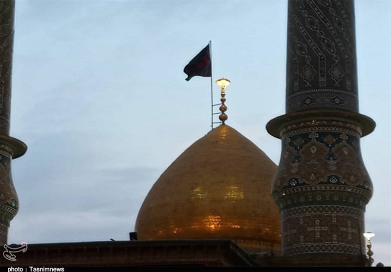 تهران| پرچم گنبد امام حسین (ع) در حرم حضرت عبدالعظیم(ع) به اهتزاز درآمد