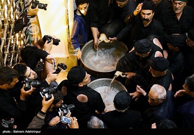 آیین طشت گذاری در مجموعه میراث جهانی بقعه شیخ صفی الدین اردبیلی