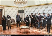 حضور خبرنگاران در پاویون فرودگاه امام خمینی(ره) در حین بازگشت سرپرست حجاج ایرانی به کشور