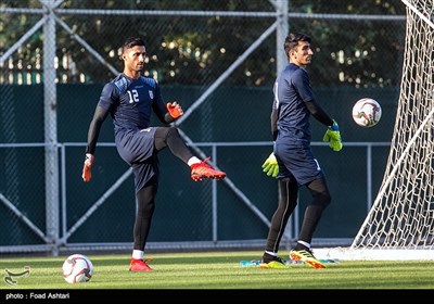 رشید مظاهری و علیرضا بیرانوند در تمرین تیم ملی فوتبال 