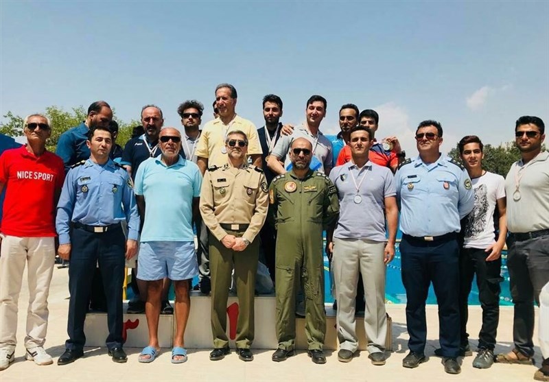 قهرمانی تیم عقاب نیروی هوایی در مسابقات شنای کارکنان ارتش